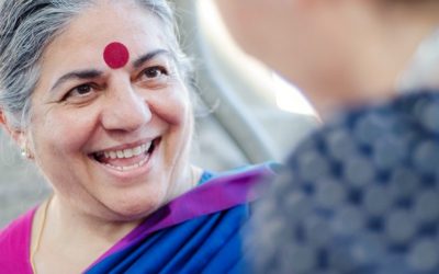 HUELLAS DE MUJERES: VANDANA SHIVA